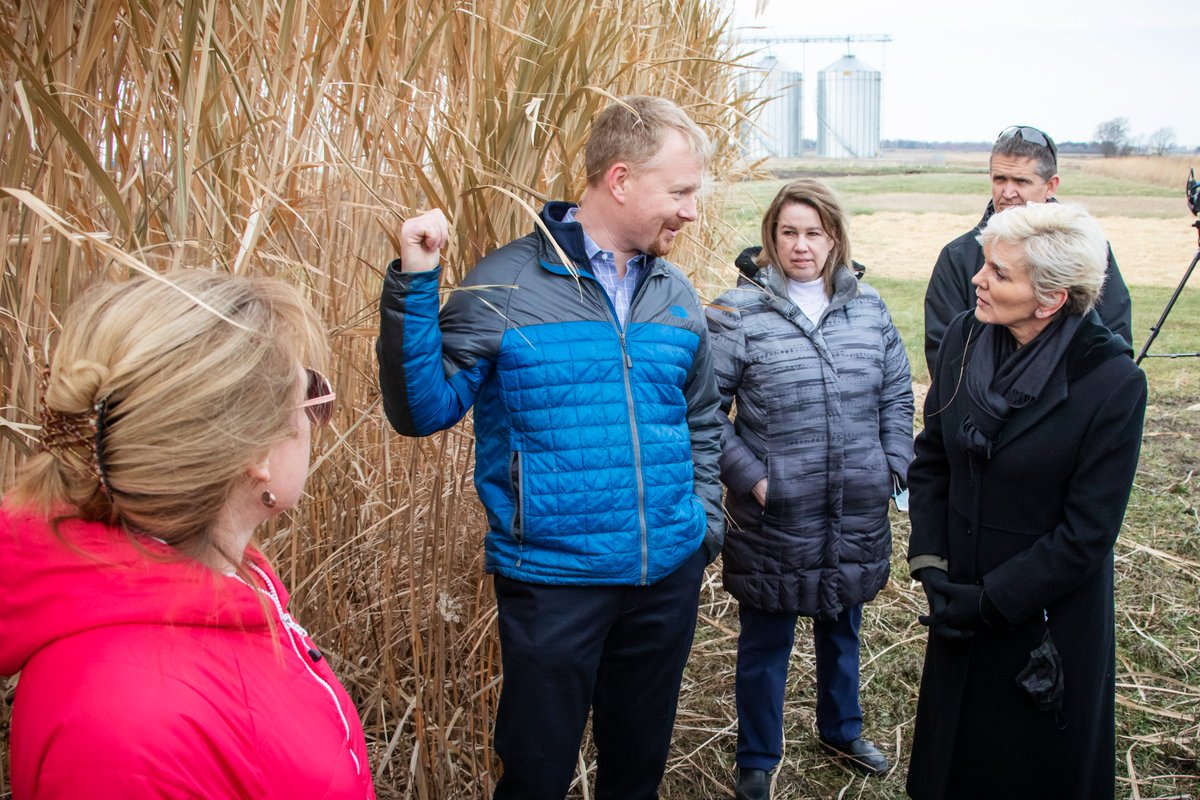 CABBI (@cabbibio) on Twitter photo Always happy to talk #bioenergy, #feedstocks — especially #miscanthus — and #regenerativeag with such an enthusiastic supporter!
Come back to see our <a href="/UofIllinois/">University of Illinois</a> Energy Farm with full fields, <a href="/SecGranholm/">Secretary Jennifer Granholm</a>! Always happy to talk #bioenergy, #feedstocks — especially #miscanthus — and #regenerativeag with such an enthusiastic supporter!
Come back to see our <a href="/UofIllinois/">University of Illinois</a> Energy Farm with full fields, <a href="/SecGranholm/">Secretary Jennifer Granholm</a>!
