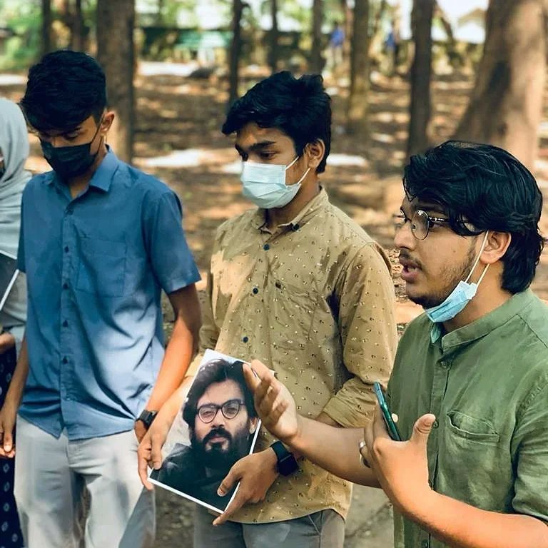 fraternitymes's tweet photo. മനുഷ്യാവകാശ ദിനത്തിൽ  അവകാശം നിഷേധിക്കപെട്ടവർക്ക് ഐക്യദാർഢ്യമർപ്പിച്ച് പ്രതിഷേധ സംഗമം നടത്തി. ജോയിൻ്റ് സെക്രട്ടറി അഫ്നാൻ അമീൻ സംഗമത്തിൽ അഭിസംബോധന ചെയ്ത് സംസാരിച്ചു. മനുഷ്യാവകാശ ധ്വംസനങ്ങൾക്ക് ഇരയാക്കപ്പെട്ട മനുഷ്യരോടൊപ്പം നിലകൊള്ളുന്നതാണ് സാഹോദര്യ രാഷ്ട്രീയം💙✊🏿
#HumanRightsDay https://t.co/YOEwV9y1BJ
