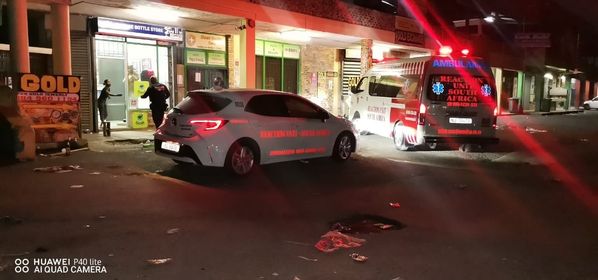 _ArriveAlive's tweet photo. Bottle store robbed in Verulam https://t.co/3pCxjREV8P
#ArriveAlive #BottleStore #Robbery #ReactionUnitSouthAfrica https://t.co/YwBXv7Mo6p