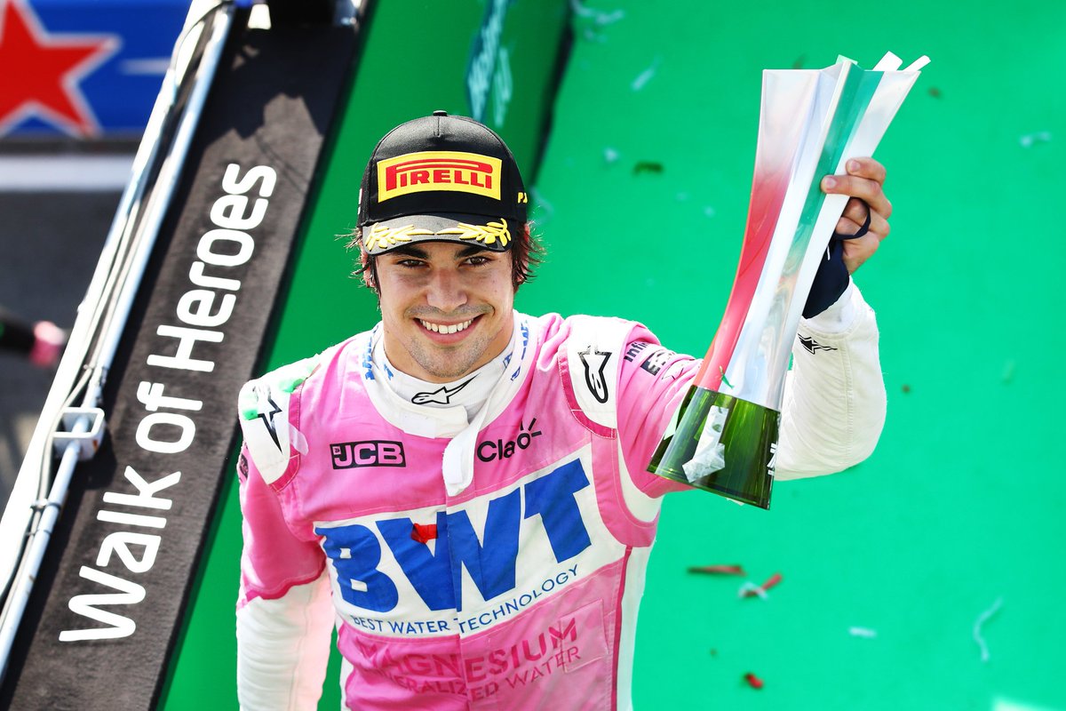 F2_F1V's tweet photo. BANDEIRADA - 🏁

- NADA, ABSOLUTAMENTE NADA EXPLICA O QUE ACONTECEU NESSA CORRIDA
- LANCE STROLL (@DAMS_F1v) DE MANEIRA IMPROVAVEL E ESPETACULAR VENCE A FEATURE RACE DA AUSTRIA KKKKKKKKKKKKKKKKKKKKKKKKKK
- ROWLAND (@CamposF1v) COMLETA O PODIO EM P2 E GIO (@RBJR_F1V) P3 https://t.co/mZYJa149kB