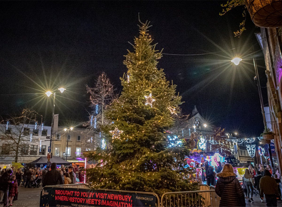 Have you seen Newbury's Christmas tree all wrapped up in the banners we designed for <a href="/visitnewbury/">Visit Newbury</a>? 

Hit this link loom.ly/_efl1AY to find how our creative can grow your ROI.

Cheers @oddshoe_photography for this shot!

#digitalmarketing #marketingagency #creativeagency