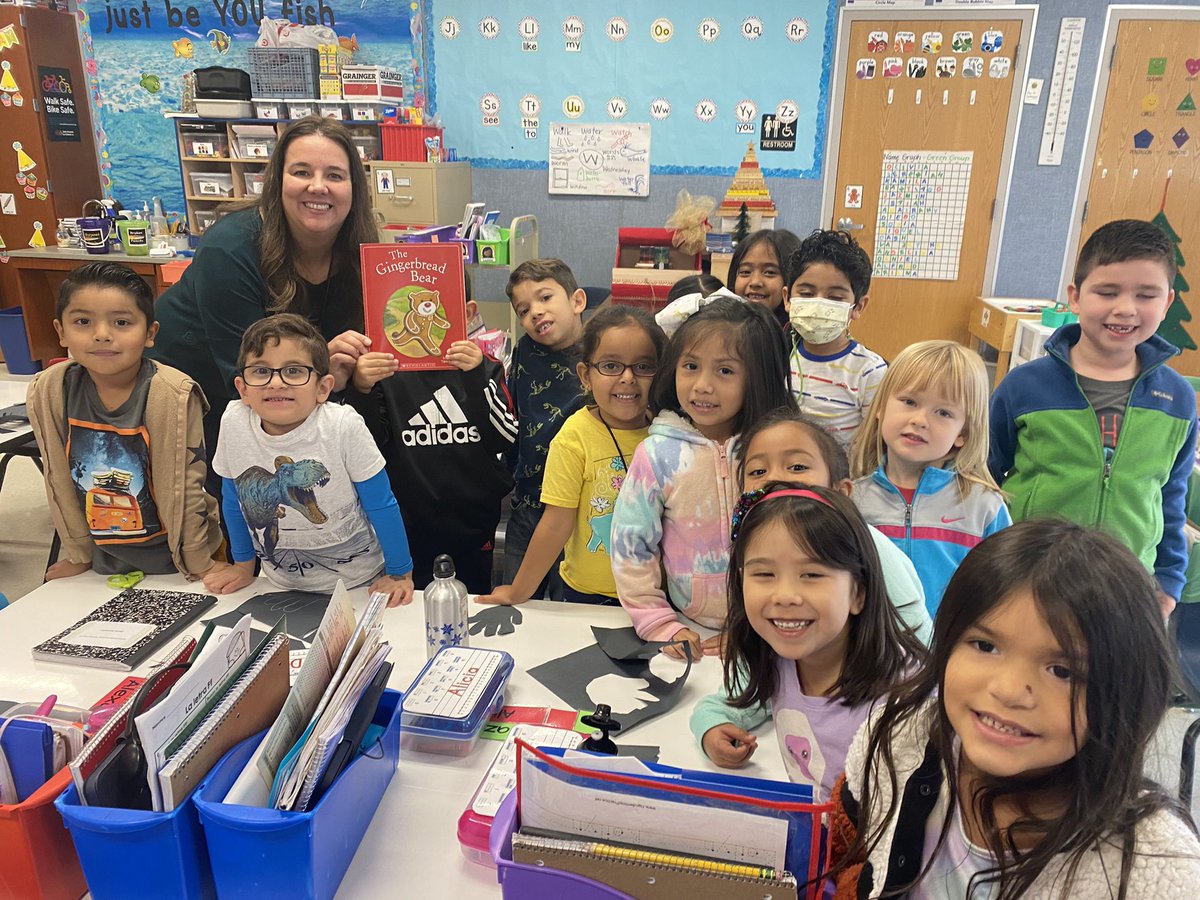 SoniaJasso98's tweet photo. Read Aloud with Kinder Dual Classrooms! So much fun! @PetersColonyES @Mcfadden_LISD @RebeccaChirinos  #LISDLAS #Iheartpces https://t.co/quShDcQzB6