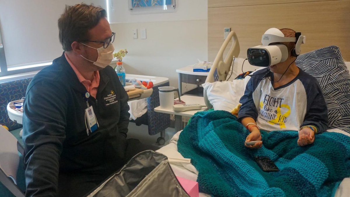 LeeHealthFdn's tweet photo. From fun ways to pass the time to music therapy and visits with Dorian the dog, the Child Life program @SWFLChildrens uses play to help kids understand the medical treatments they will get and help them overcome worry: https://t.co/O8RNNU0aws #12DaysofSunshine #GoGolisano https://t.co/HEJklS1Nt6