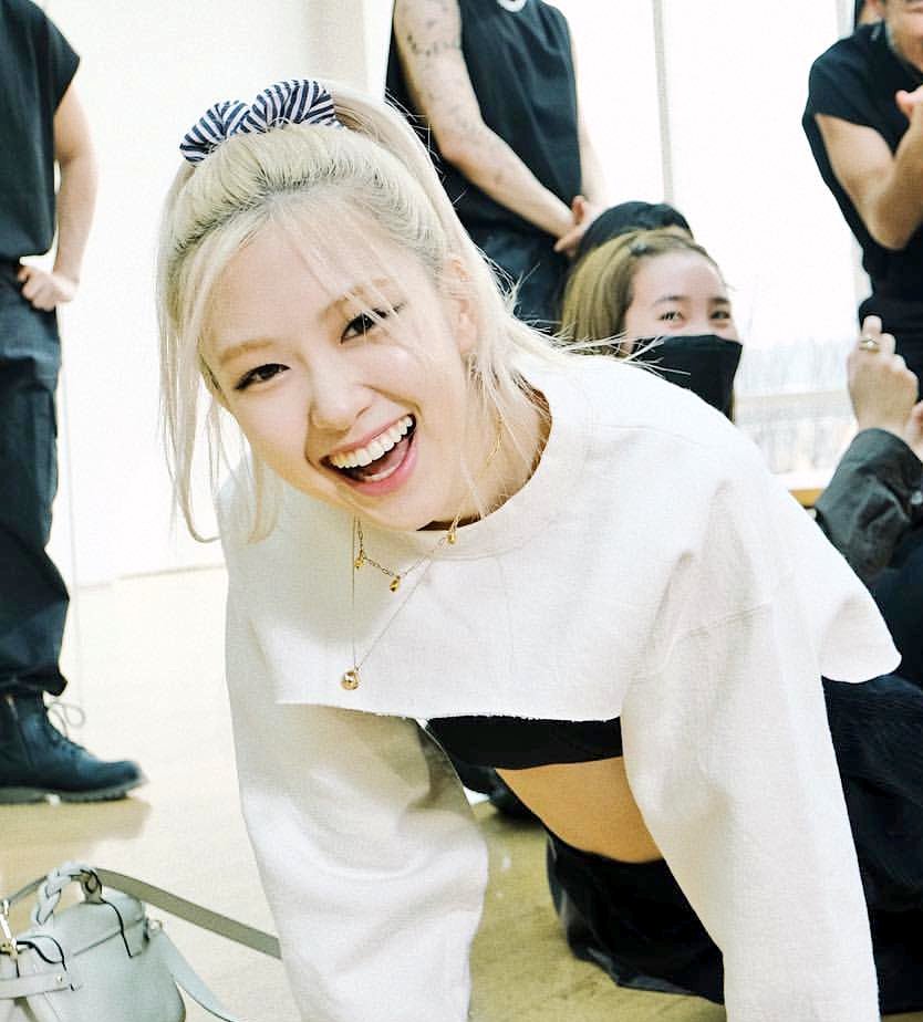 Hi, please rt and heart this for Rosie!

#MAMAVOTE #rosé