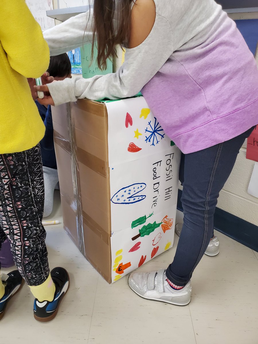 MrsSelemidis's tweet photo. We had so much fun creating boxes for the @FossilHillPS food drive! https://t.co/fxgHWBFrjA