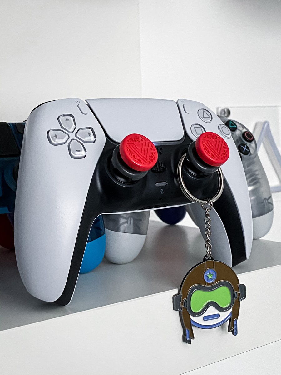 Procurati anche tu, con le levette Call of Duty Vanguard Performance, il ciondolo KF e portalo in battaglia !

#KontrolFreek #SteelSeries #KontrolFreekIT