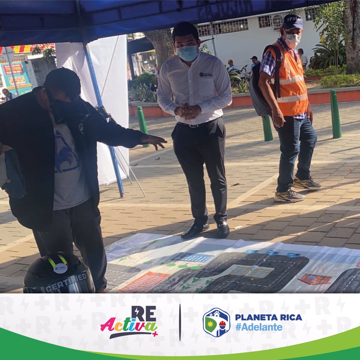 AlcaldiadePR's tweet photo. La Administración Municipal, la Secretaría de Tránsito Municipal y Departamental, así como la Policía Nacional, lideran una campaña de prevención vial.✅
 
En estas festividades decembrinas entrega las llaves si vas a tomar, tu familia te espera en casa.✅ https://t.co/rtKxUIJNcW