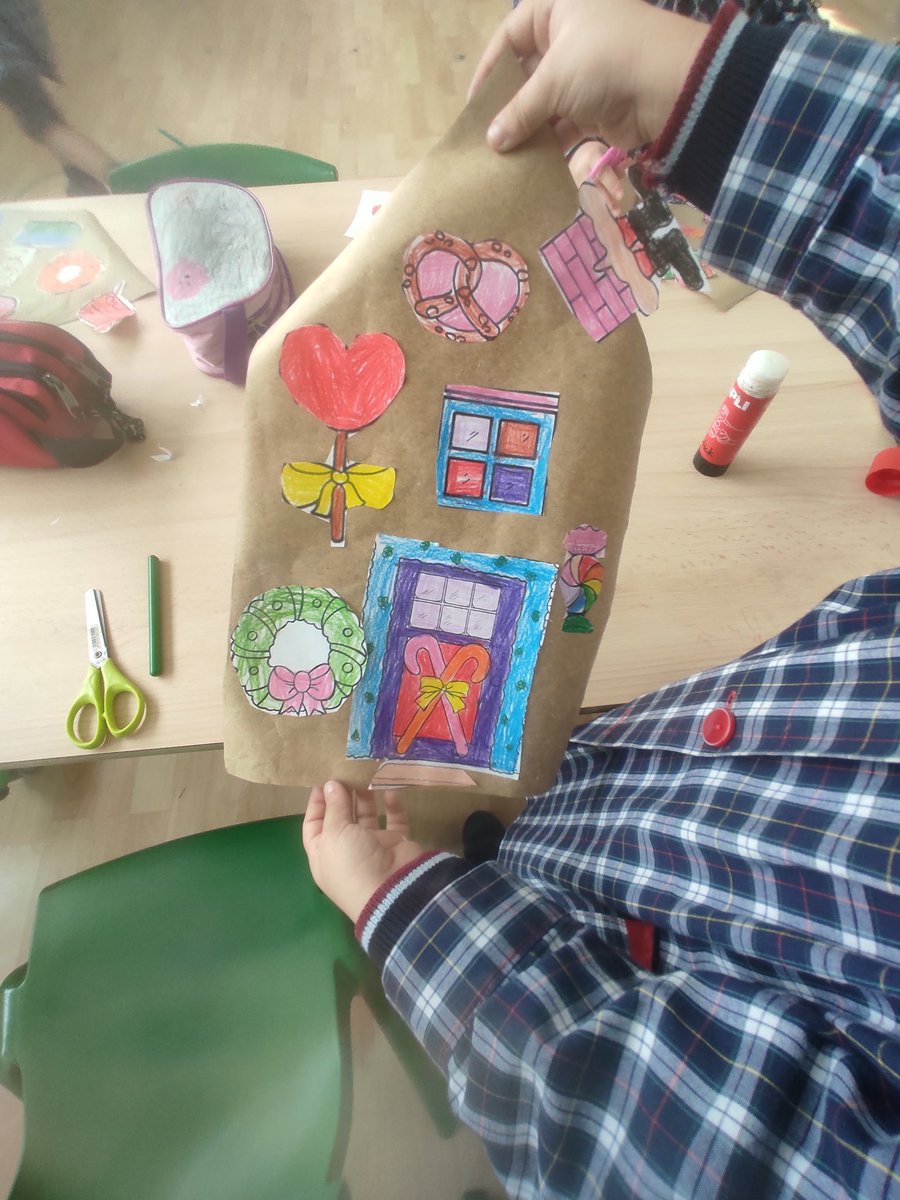 isafrate's tweet photo. En @ColegioSalliver ya huele a Navidad https://t.co/BRIk0IIEpP