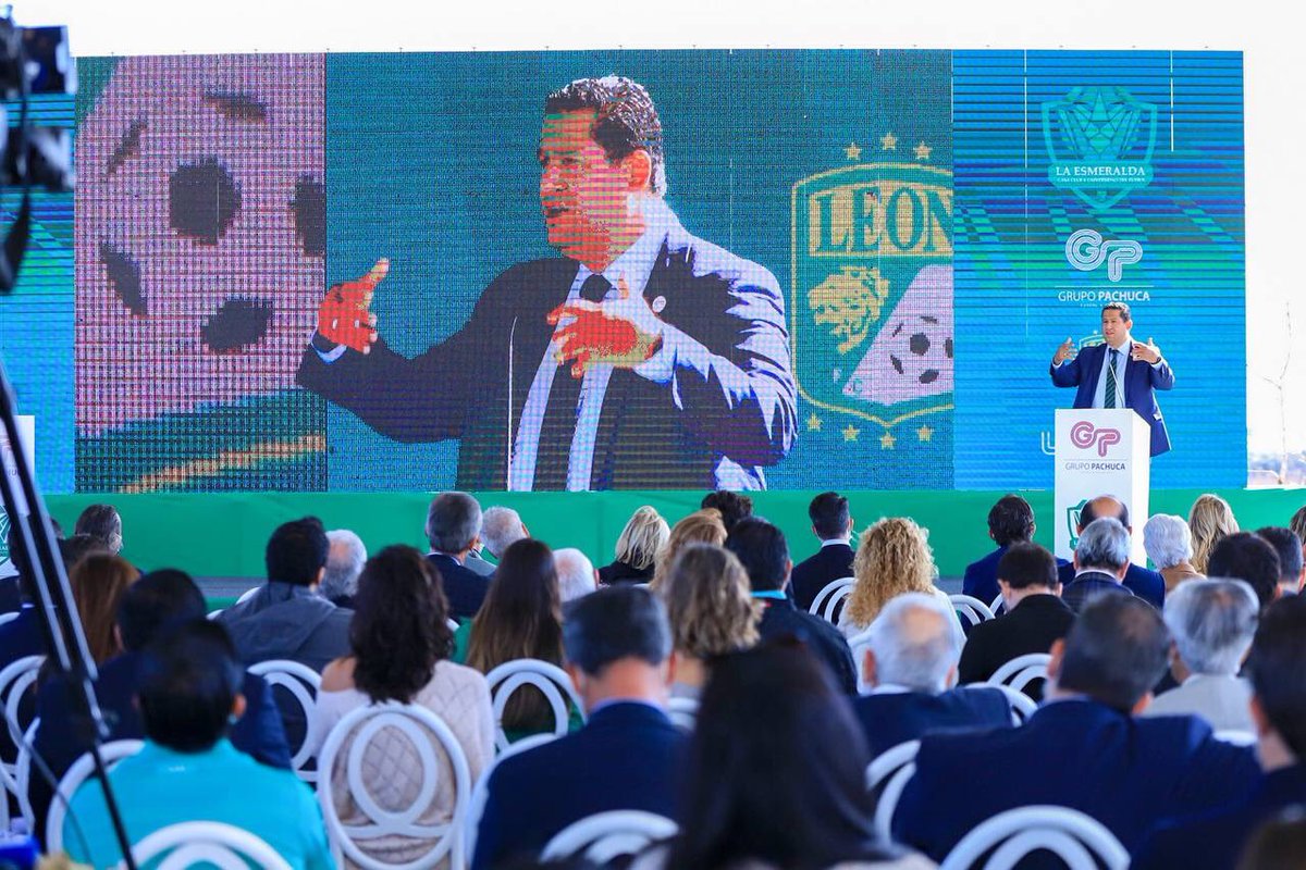 Anactv_mx's tweet photo. Con apoyo del gobernador @diegosinhue y Grupo Pachuca, @AleGutierrez_mx inaugura el Complejo La Esmeralda, que albergará a deportistas de @clubleonfc⚽️ con instalaciones autosustentables, paneles solares☀️, riego ecológico de canchas♻️ y huertos🥙

Alejandra Gutiérrez Pdta #ANAC https://t.co/B3Y3stS7ci