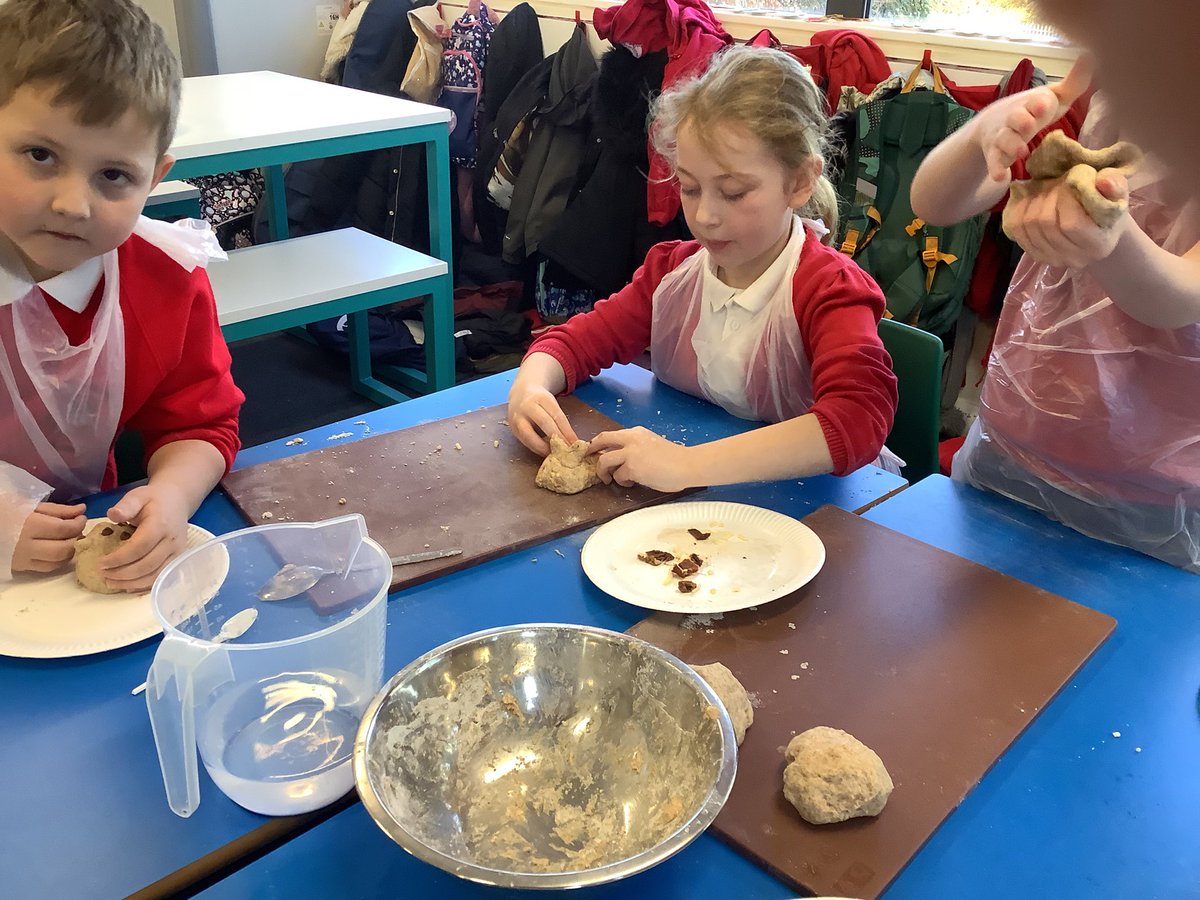 Year3STMHull1's tweet photo. Year 3 busy kneeding their bread last week. https://t.co/q9BdzBxMIO