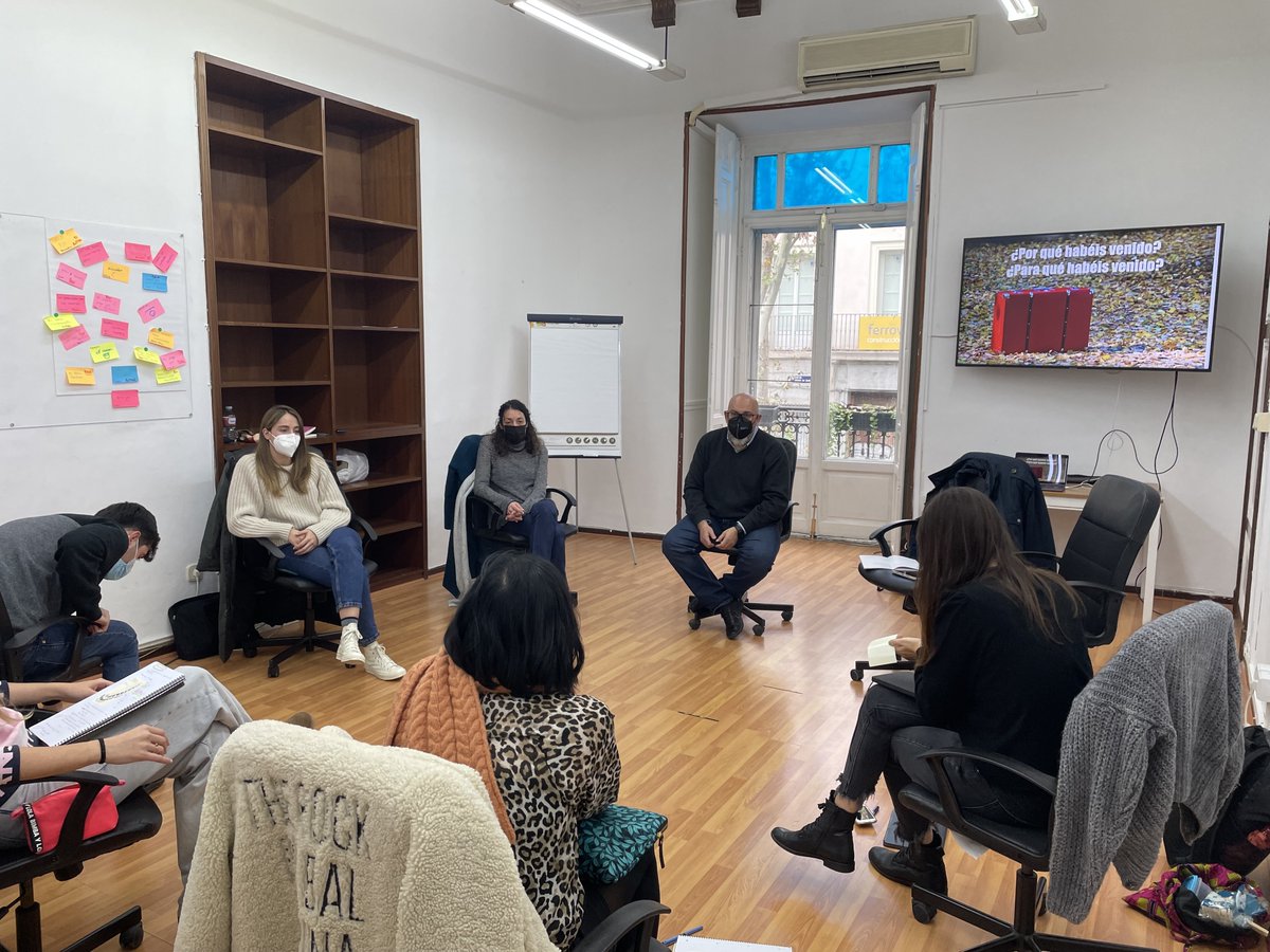 teamlabs's tweet photo. Trabajando de manera colaborativa para la construcción de nuestro primer #prototipo de #comunidad de #aprendizaje con @ftsaez dentro del #MasterLIT.
Más información 👉 https://t.co/2bydUI0N2L https://t.co/kHtOmK3ctv