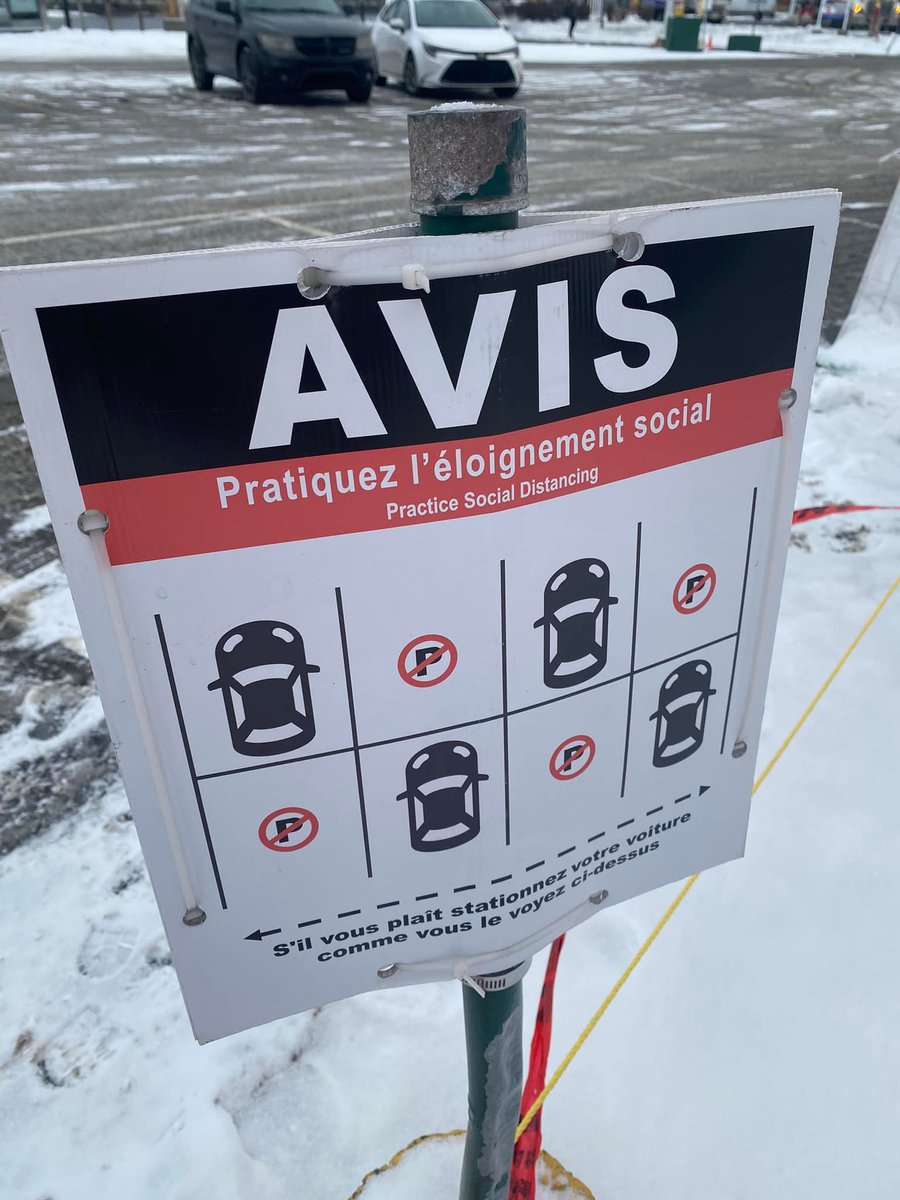 lamanchetteduqc's tweet image. Quand l'imbécilité n'a plus de limite. (stationnement de #orangejulep ) #polqc