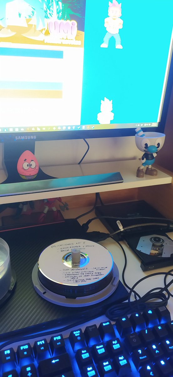 jrmarcano's tweet photo. De mi reciente viaje a #Venezuela me he traído muchos respaldos de @MediatechGames que no tenía en #Colombia, conecté una unidad #BlueRayDisc externa y se me había olvidado lo lento que es éste formato. A mí amigo @jdjuanje le va a encantar todo lo que hay en los discos.😉👾🕹️ https://t.co/ALCR9VqW46