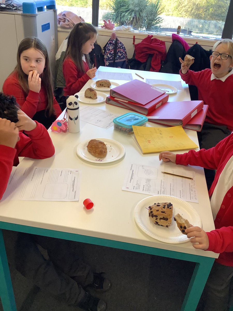 Year3STMHull1's tweet photo. Trying the results of Year 3’s hard work. Cinnamon and chocolate chip bread was a popular choice. https://t.co/9NYzvjzDcT