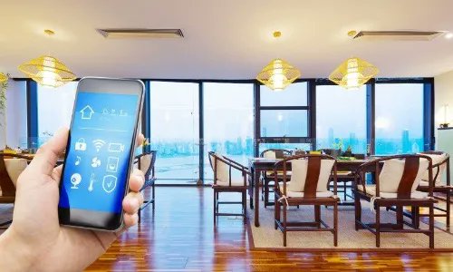 Zaransky's tweet image. #Smarthomeservices are starting to attract prospective residents to multi-dwelling units, which in turn has led property managers to start exploring the control and automation market. buff.ly/30E9uKy #multifamilytechnology