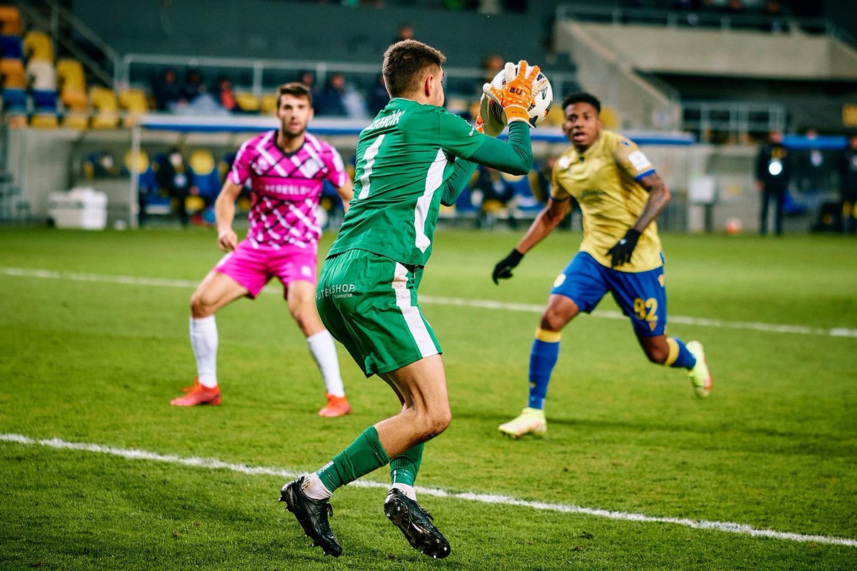 🇸🇰  Adrian Slančik from FK Pohronie in 🔥 BU1 ONE Orange 🧤  #bu1family