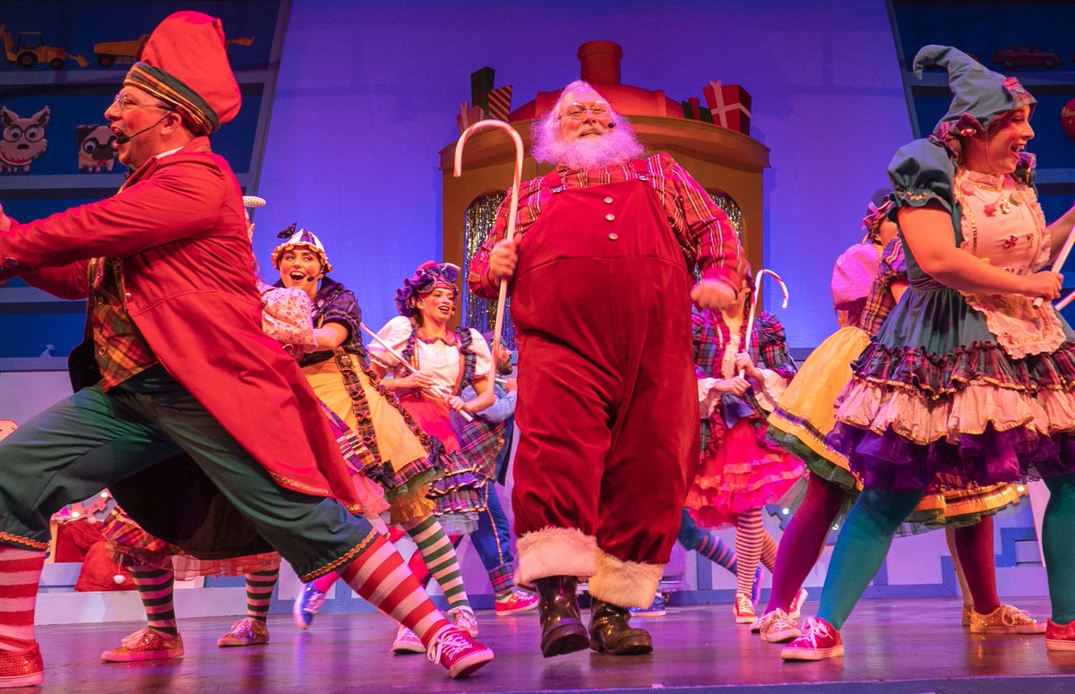 chadshowalter's tweet photo. Santa Claus is comin' ..... to WinterFest!  @KingsIslandPR #KingsIsland https://t.co/FgJSssNoGP