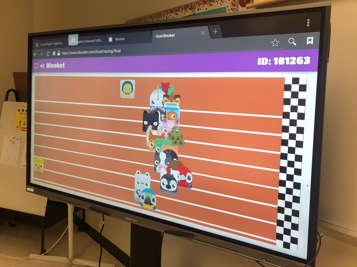 SraLomba's tweet image. Sp 3 Ss @DartmouthHS started the morning demonstrating their knowledge of vocab through a competitive game on @PlayBlooket! They brought their A game! 90% correcto! #proudprofe 👏🏼 #superestrellas ⭐️ #gamifyinglearning #impresionate💚