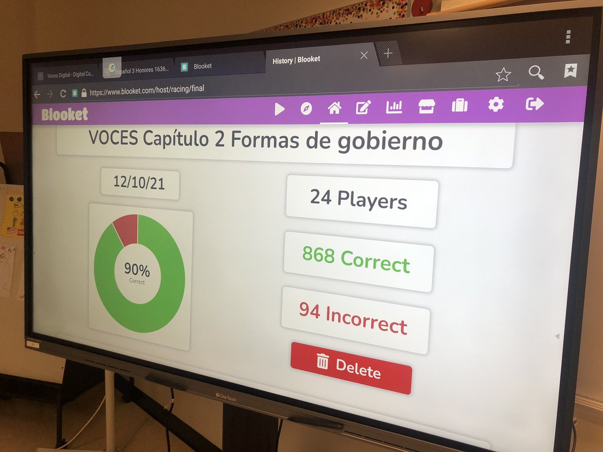 SraLomba's tweet image. Sp 3 Ss @DartmouthHS started the morning demonstrating their knowledge of vocab through a competitive game on @PlayBlooket! They brought their A game! 90% correcto! #proudprofe 👏🏼 #superestrellas ⭐️ #gamifyinglearning #impresionate💚
