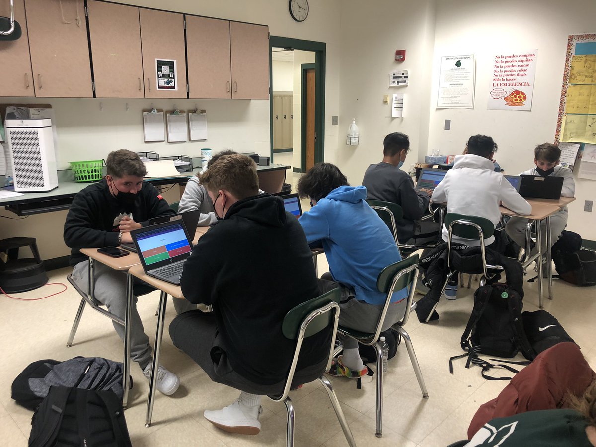 SraLomba's tweet image. Sp 3 Ss @DartmouthHS started the morning demonstrating their knowledge of vocab through a competitive game on @PlayBlooket! They brought their A game! 90% correcto! #proudprofe 👏🏼 #superestrellas ⭐️ #gamifyinglearning #impresionate💚