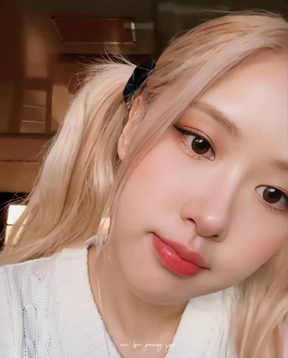 Follow mình với mình chưa đủ cíu, vote hết mình vì Rosie Posie của tụi mình nè 
I vote #MAMAVOTE #rosé