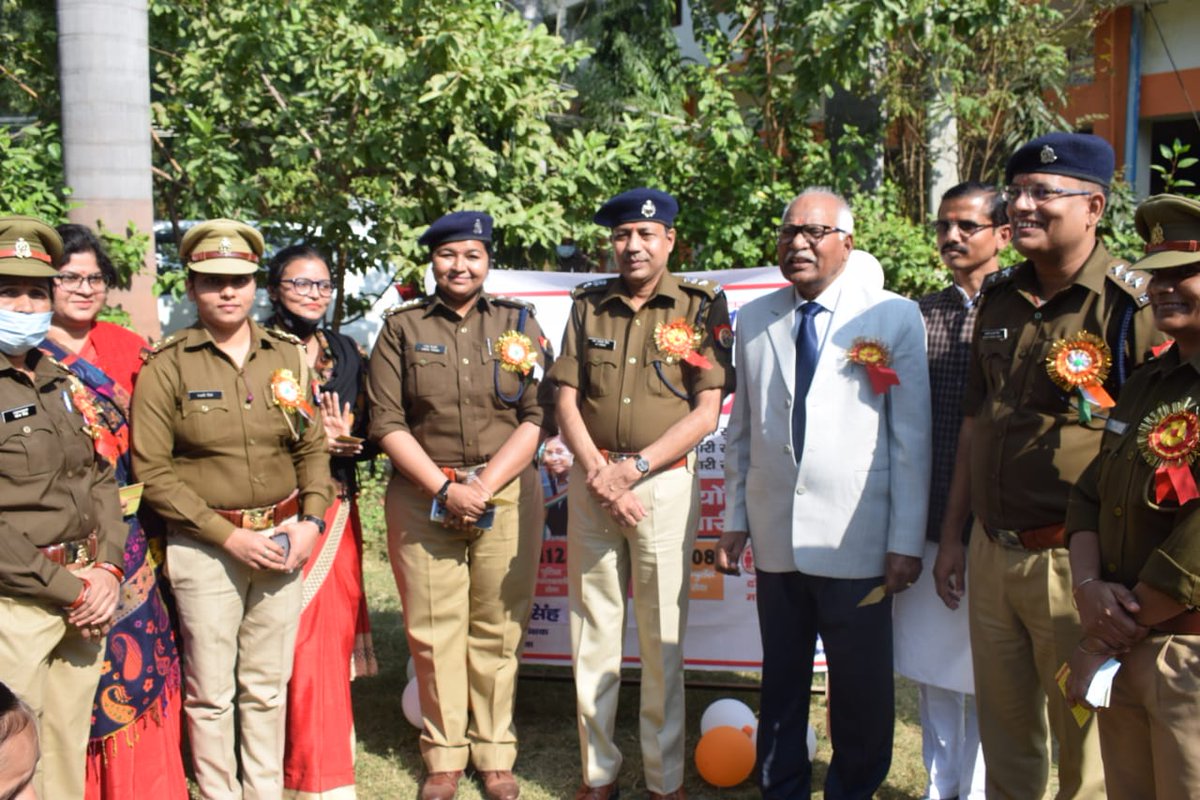 A step towards awareness......
Interaction with Students 
With SSP Etawah Sir &amp; other Officers from Etawah Police
#WPL1090
#MissionShakti3.0