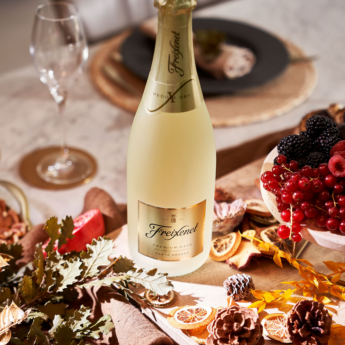 Tarde de preparativos🎄de un fin de semana lleno de sobremesas con los amigos, compañeros de trabajo, familia y una deliciosa botella de cava #CartaNevada🥂 #EstoHayQueCelebrarlo 

En exclusiva para clientes #ClubCuvée por 5,40€ #LaVidaEsComoLaCelebras
clubcuvee.com/es/carta-nevad…