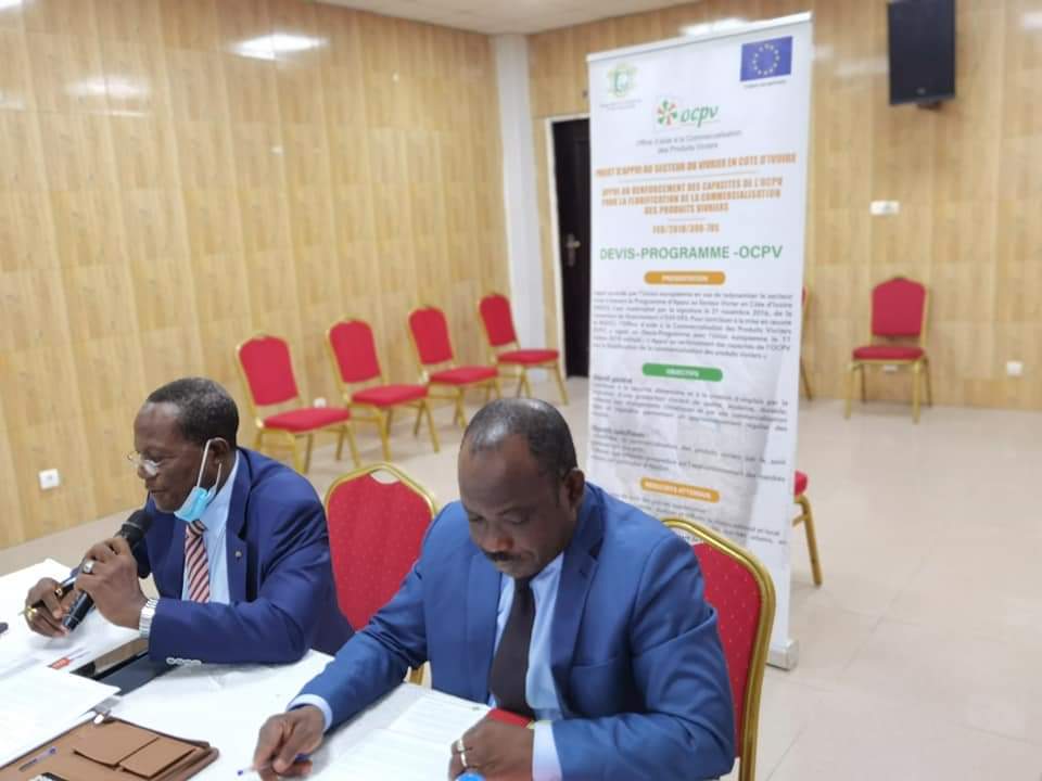 CCCCIUE's tweet photo. Dans le cadre de la mise en œuvre du Programme d'appui au Secteur Vivrier en Côte d'Ivoire (PASV-CI) financé par l'Union européenne, s'est tenue le mercredi 08 Décembre 2021, à l'hôtel BELLE COTE, la 6ème réunion du comité de pilotage... https://t.co/3tTA5eiBMr