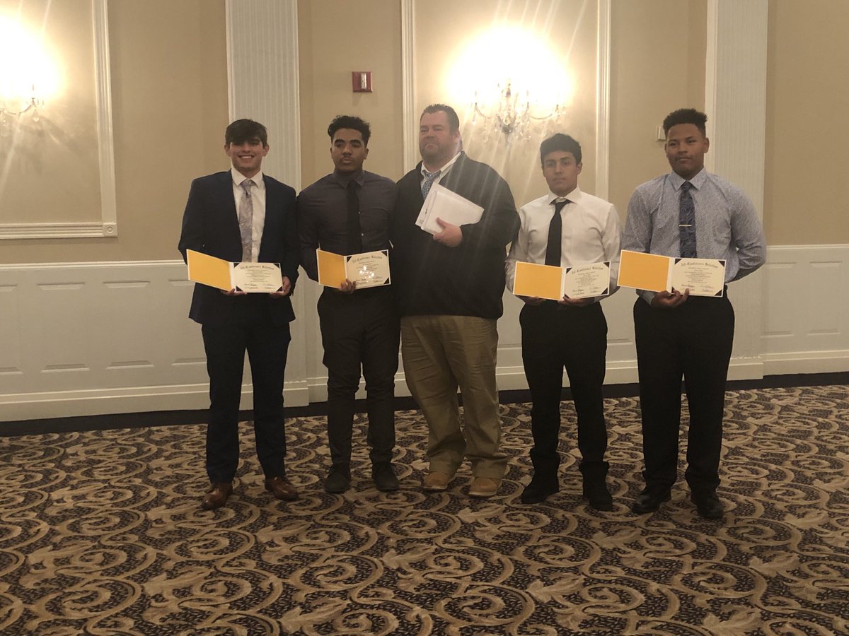 DBMLAW's tweet image. 2021 Catholic League All Conference Banquet!!! @DJMontgomery21, ⁦@Djrichko0614⁩, ,⁦@meteorathletics⁩.⁦@Meteor_DLS⁩  Adrian, Evan, Ray. Proud of My Guys!!!