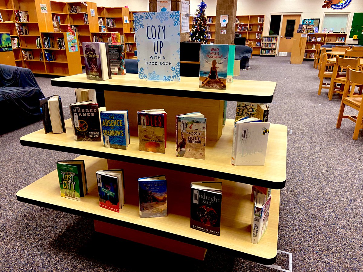 KarnsMS_Library's tweet photo. I’ve been asking those who visit the library to add to our cozy display. They can choose a book they’ve read before and recommend, or a book they would like to cozy up with during this winter season. #KCSLMS12DaysOfReading https://t.co/KX2s5tSsyp
