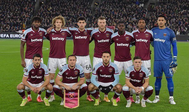 harrisonashbyy's tweet photo. Not the result we wanted last night but on a personal note felt amazing making my europa league debut in front of all the fans the support was unreal , mega proud of all my brothers who made there debut last night💪🏼❤️ #COYI #HA50 https://t.co/0dnztq48OA