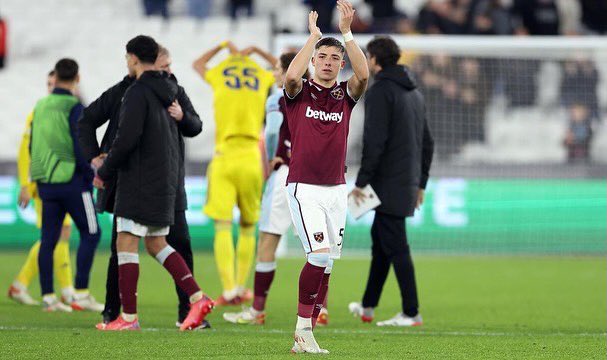 harrisonashbyy's tweet photo. Not the result we wanted last night but on a personal note felt amazing making my europa league debut in front of all the fans the support was unreal , mega proud of all my brothers who made there debut last night💪🏼❤️ #COYI #HA50 https://t.co/0dnztq48OA