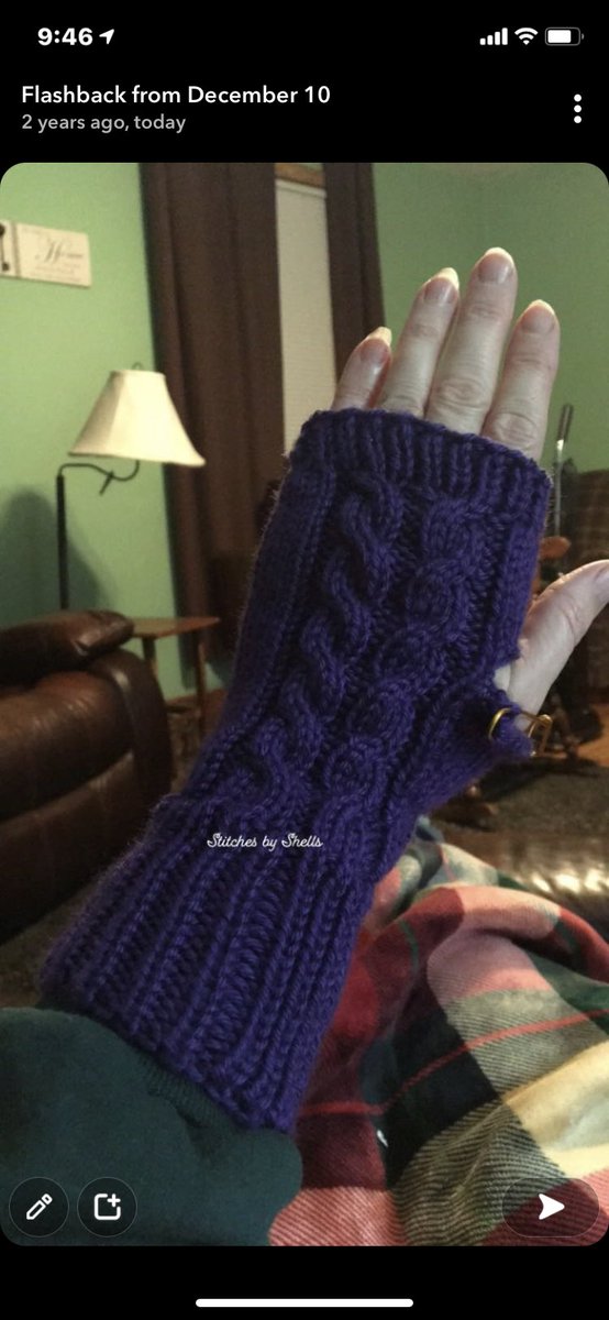 cactusflwer82's tweet photo. Made these awhile ago, wonder if recipient ever uses them. 🧐 so pretty. #knit #fingerlessmitts #glittens #cableknit #softyarn https://t.co/WOwMz41Cyw