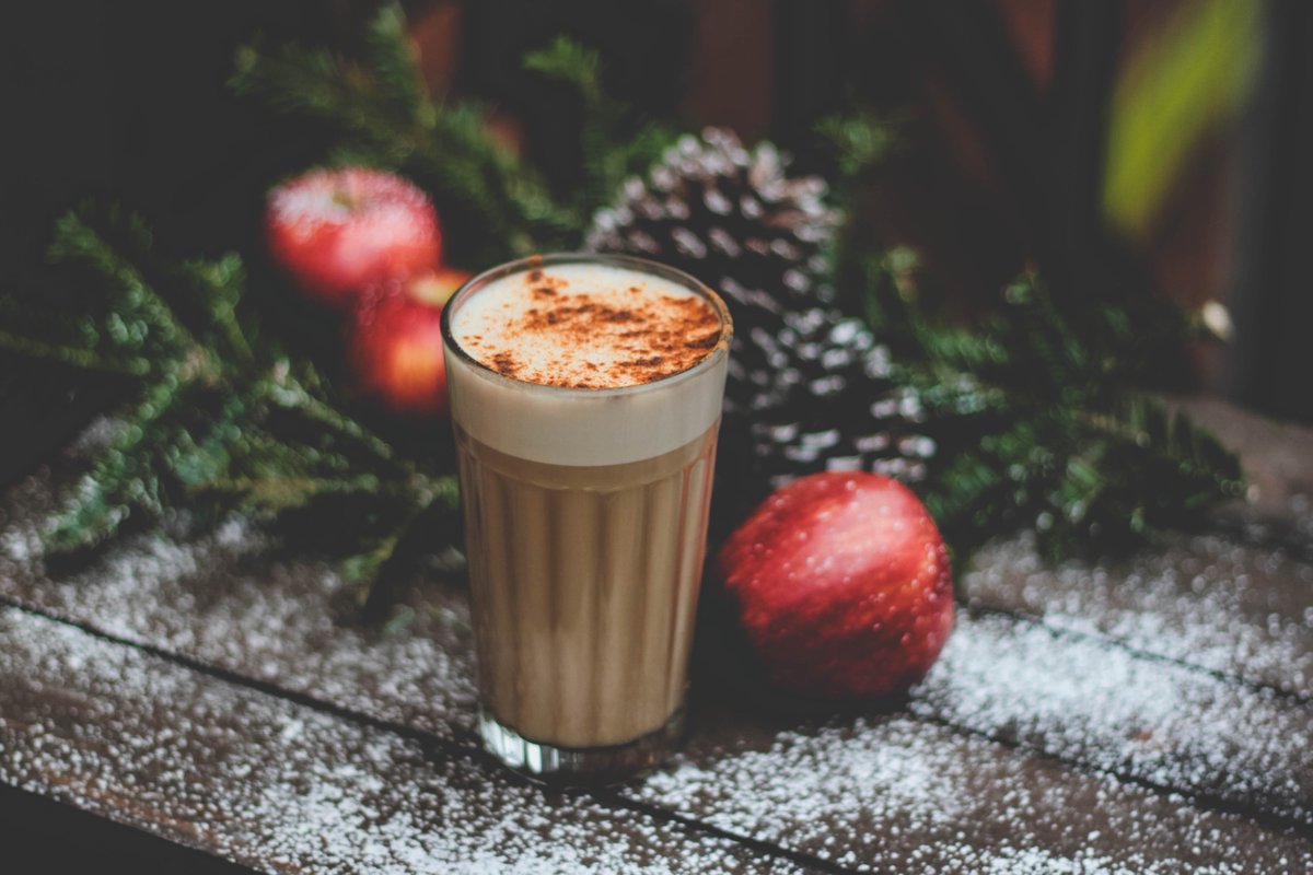 ClavesNetwork's tweet photo. It's fab to be out &amp; about at this time of year &amp; get yourself in the mood for Christmas, which is only two weeks away!!! Wherever you are today, we hope you make the most of the festive spirit &amp; recharge your batteries, ready for another awesome week ahead! 🙏🎄 https://t.co/k9ZSq4uofC