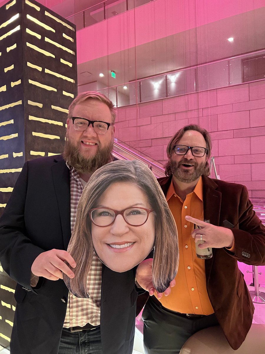 johnerriehl's tweet photo. Had a ton of fun at #TheGameAwards last night reconnecting with industry friends and also getting pictures with folks I had never met because I had a giant cutout of Perrin! Her leg may be super-broken, but that doesn’t mean she can’t come to events!
#WheresZebraPerrin https://t.co/s9VmkpXqcO