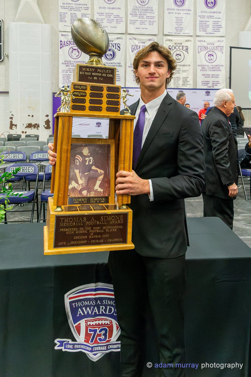 I want to give a huge thanks to the Simone Family for putting on an unforgettable ceremony and presenting me this years Simone Award. I am honored to be a part of such a prestigious group and excited to bring this to BVNW. <a href="/SimoneAwards/">SimoneAwards</a> <a href="/PrepsKC/">PrepsKC</a> <a href="/BVNW_Football/">Husky Football</a> <a href="/BVNW_Athletics/">Blue Valley Northwest High School Athletics</a>