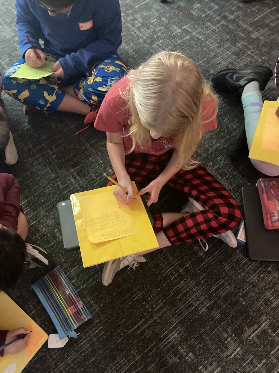 ESC11SS's tweet image. Easily one of the most amazing lessons I’ve ever witnessed in a classroom. #MindBlown 🤩 #InquiryBased #StudentLed  #⁦@FISDsocstudies⁩ ⁦@txmsssa⁩