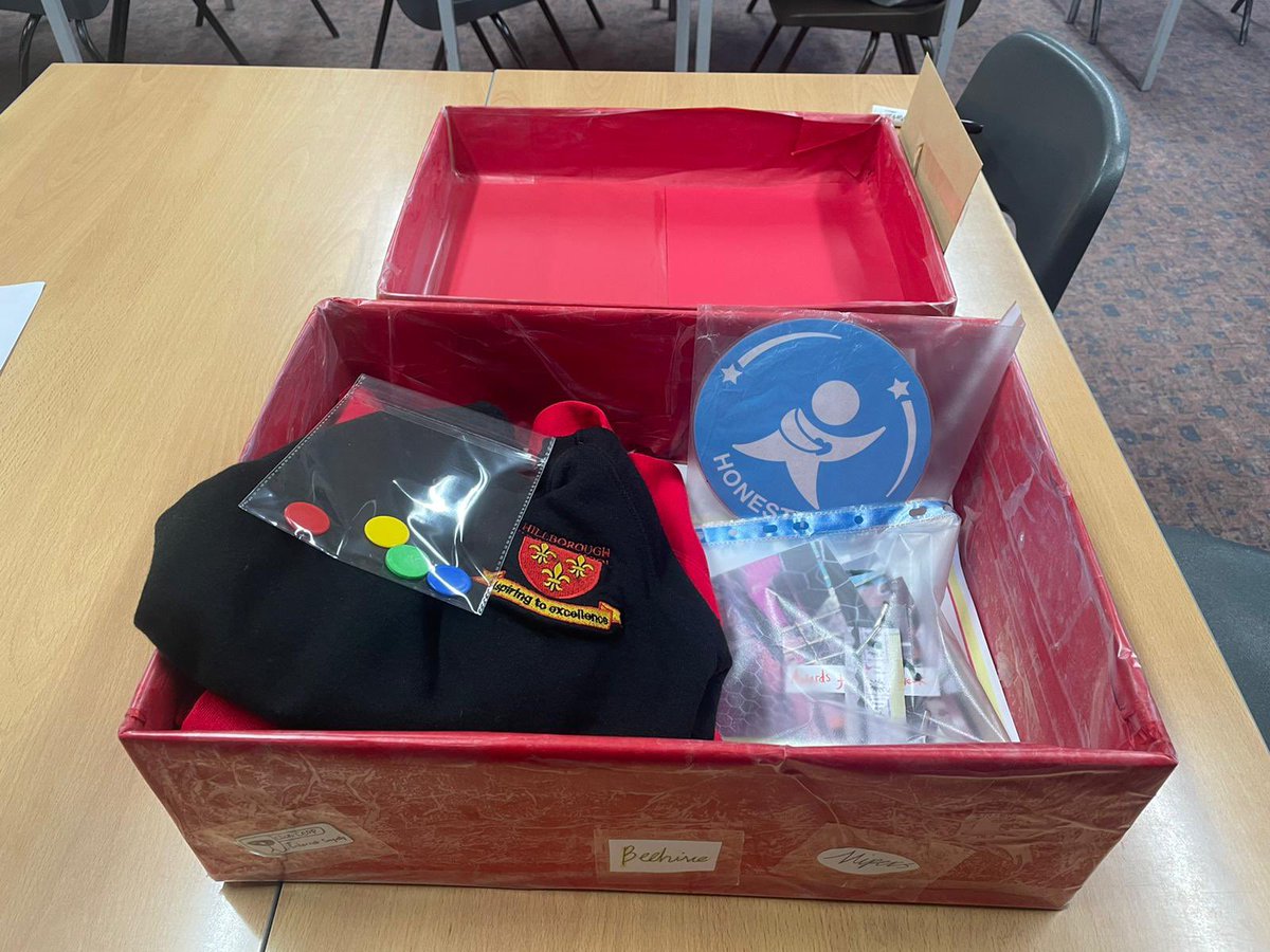 HillboroughJun1's tweet photo. Year 5’s identity box is ready to exchange with their link partners at St Margarets and @WilliamAustinJS as part of the @Linking_Network ! There are lots of exciting things inside and we can’t wait to see what they send us! #LinkingNetwork #LutonLinking #Community #Together https://t.co/xckK1a55VM