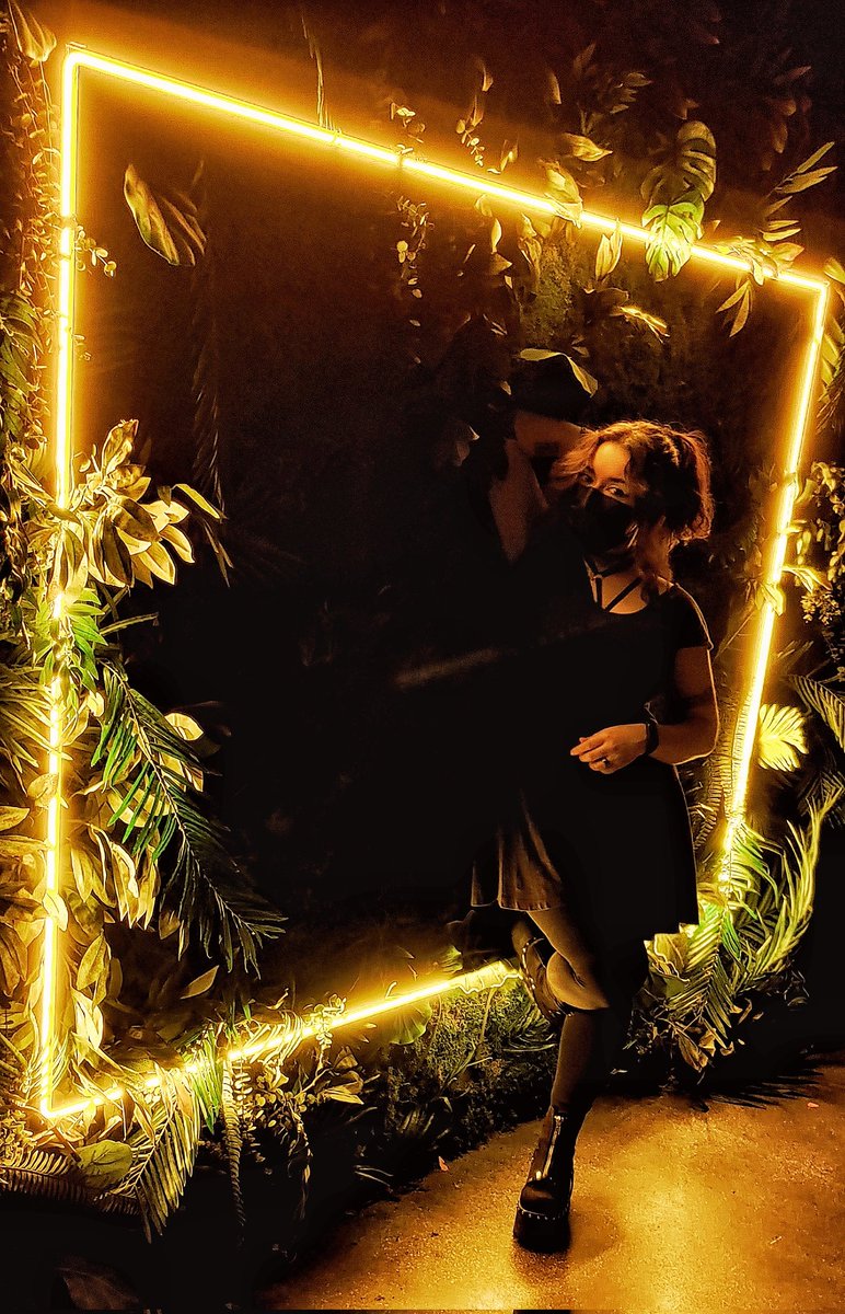 JotaMSpike's tweet photo. Neon forest.
#ikono #ikonomadrid #forest #bambu #bambuforest #neon #espejo #mirror #photography #portraitphotography
Modelo: @lulu_randomness
📸: Me
Edición: Me https://t.co/8zjMPjDhrV