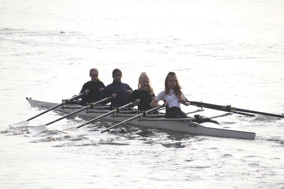 Trentham_rowers's tweet photo. ⭐️ JUNIOR OPEN DAY ⭐️

🚣‍♀️ Sunday 12th December 🚣‍♀️

 🥇See our athletes in action - Both on and off the water 💦 &amp; find out more info on learn to row sessions starting early Jan 2022 🎖

Please contact us at:

trenthamboatclubjuniors@gmail.com

to book your place 😊🚣‍♀️

Thank you! https://t.co/23cIWxFDS9