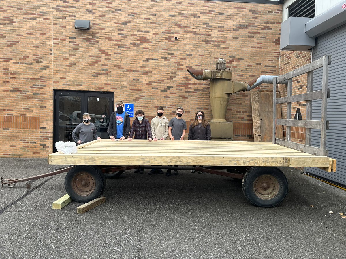 randyengland80's tweet photo. Before and After pictures of the Hay Wagon rebuild.  It’s safe and usable again.  The construction class did an exceptional job on this.
Eagle Pride https://t.co/aJjdH4TyHm