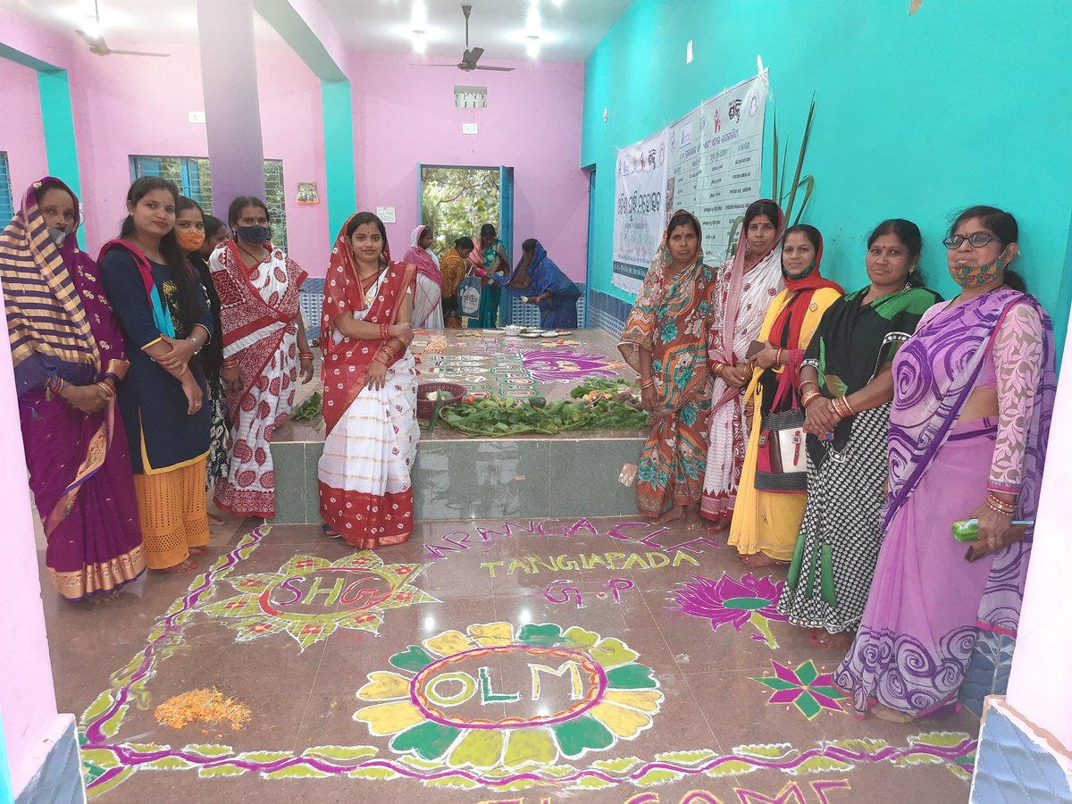 GopalKr33599712's tweet image. ଖୋର୍ଦ୍ଧା ବ୍ଲକ ଟାଙ୍ଗିଆପଡା ପଞ୍ଚାୟତ ରେ ଓଡ଼ିଶା ଜୀବିକା ମିଶନ ପକ୍ଷରୁ ମହିଳା ସଂଘ ଦ୍ୱାରା ପୃଷ୍ଟି ମହୋତ୍ସବ ବ୍ଲକ ଉପାଧ୍ୟକ୍ଷ ରାମଚନ୍ଦ୍ର ସାମନ୍ତରାୟ,ସରପଞ୍ଚ ଶ୍ରୀମତୀ କଲ୍ୟାଣୀ ଦଳେଇ,ସଂଘ ସଭାପତି ମମତା ବଡ଼ଜେନା ବ୍ଲକ ପ୍ରକଳ୍ପ ଅଧିକାରୀ ପ୍ରିୟଦର୍ଶୀ ଦାସ ପ୍ରମୁଖ ଉପସ୍ଥିତ ଥିଲେ।ରିପୋର୍ଟ-ଗୋପାଳକୃଷ୍ଣ  @PKhordha @DMKhordha