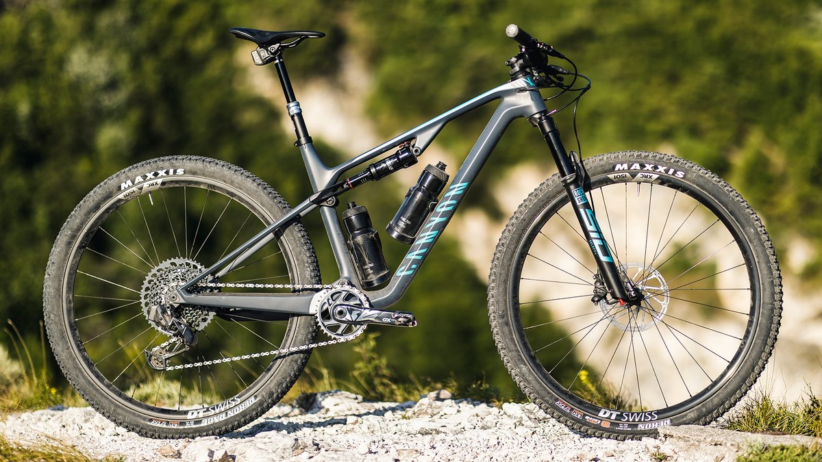 canyon_bikes's tweet photo. What was your favorite launch of 2021?
Spectral, Lux, Grizl or Ultimate – choose wisely!

📸Rupert Fowler, Markus Greber, Tal Vardi &amp; Tino Pohlmann https://t.co/M0vq1Nl5ee