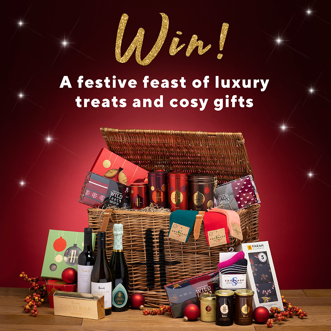 🎄✨𝗪𝗜𝗡 𝗮 𝗹𝘂𝘅𝘂𝗿𝘆 𝗵𝗮𝗺𝗽𝗲𝗿 𝘄𝗼𝗿𝘁𝗵 £𝟮𝟱𝟬 ✨🎄
#Win 1 of 2 #Harrods Christmas hampers of luxury food and drink treats + a whole bunch of cosy SOCKSHOP socks!
To be in with a chance of winning, follow <a href="/sockshopuk/">SOCKSHOP</a>, like and RT this post.
Ends midday (GMT) 20/12/21.