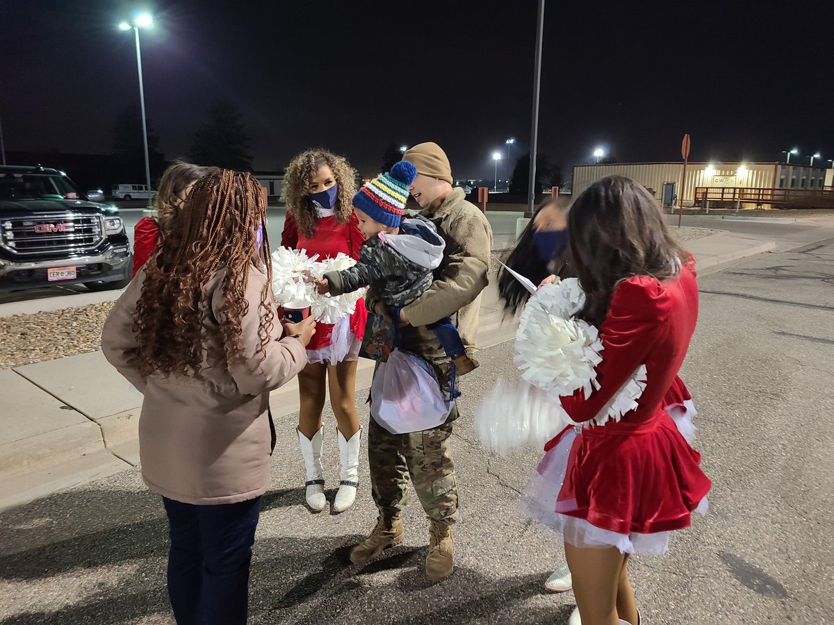 USOColorado's tweet photo. USO Colorado teamed up with @Ford the @Broncos, @BroncosCheer, and @5280Miles to bring Hot Cocoa, Cookies and #USOHolidays Cheer to service members and their families at @BuckleyGarrison Space Force Base last night! Thank you to all who joined us! https://t.co/R5P0LDKf8m