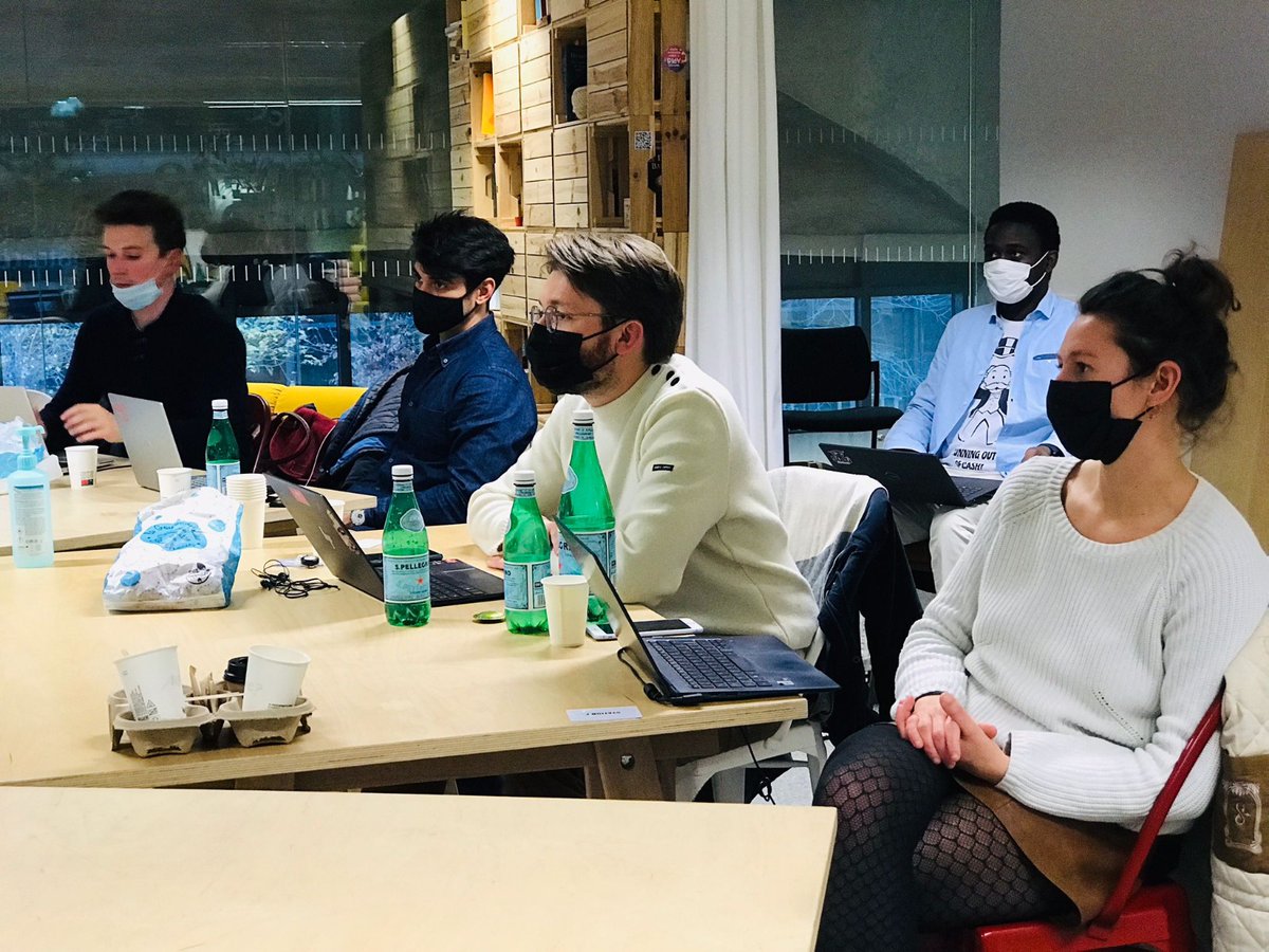 Moove_lab's tweet photo. [La vie du Moove Lab] 🚀 Cette semaine, les startups incubées au @Moove_lab ont passé leur grand oral lors de l'atelier Pitch an Expert ! ⬇️ https://t.co/7hHgz2lmJI