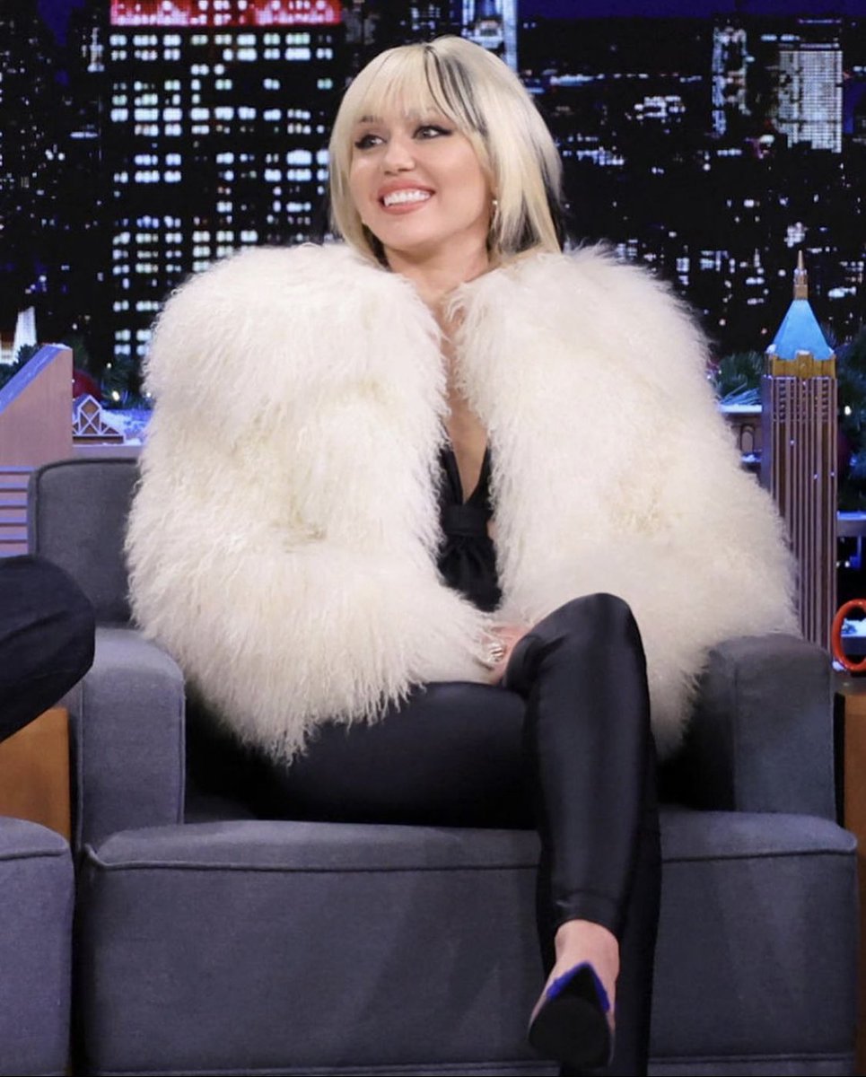 ⸻ 𝖲𝖺𝗅𝖾 𝗀𝗈𝗌𝗌𝖾.