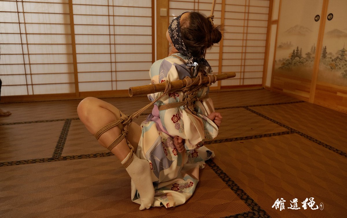 和服绳缚之二
#绳艺 #bdsm #摄影 #调教 https://t.co/d5uC5wE5VQ