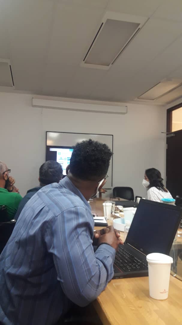 cubatel21's tweet photo. Capacitación a los especialistas de #Cubatel sobre redes GPON https://t.co/9ucoD75klW