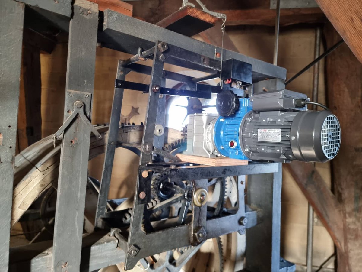 TimeAssured's tweet image. This week our clockmakers have been busy installing automatic winding units in Newark and installing a variable speed motor to drive a Carillon at Southwell Minster.